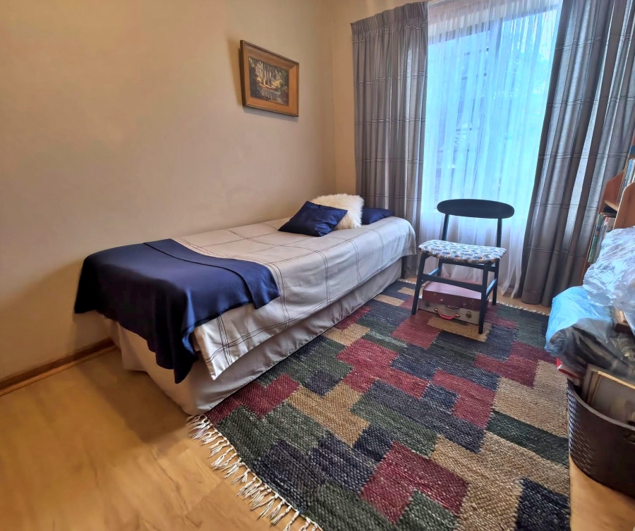 5 Bedroom Property for Sale in Reebok Western Cape